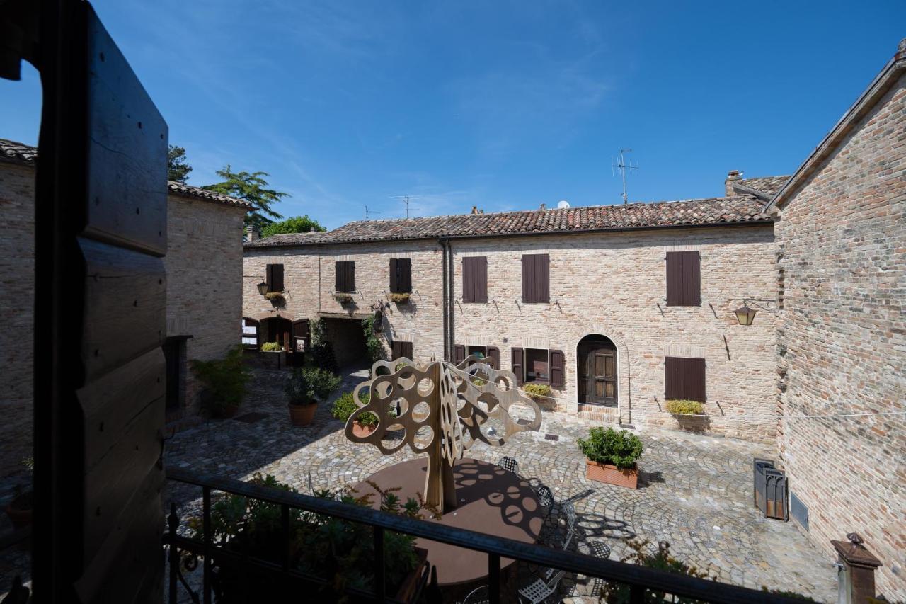 Palazzo Viviani Castello Di Montegridolfo Hotel Exterior photo
