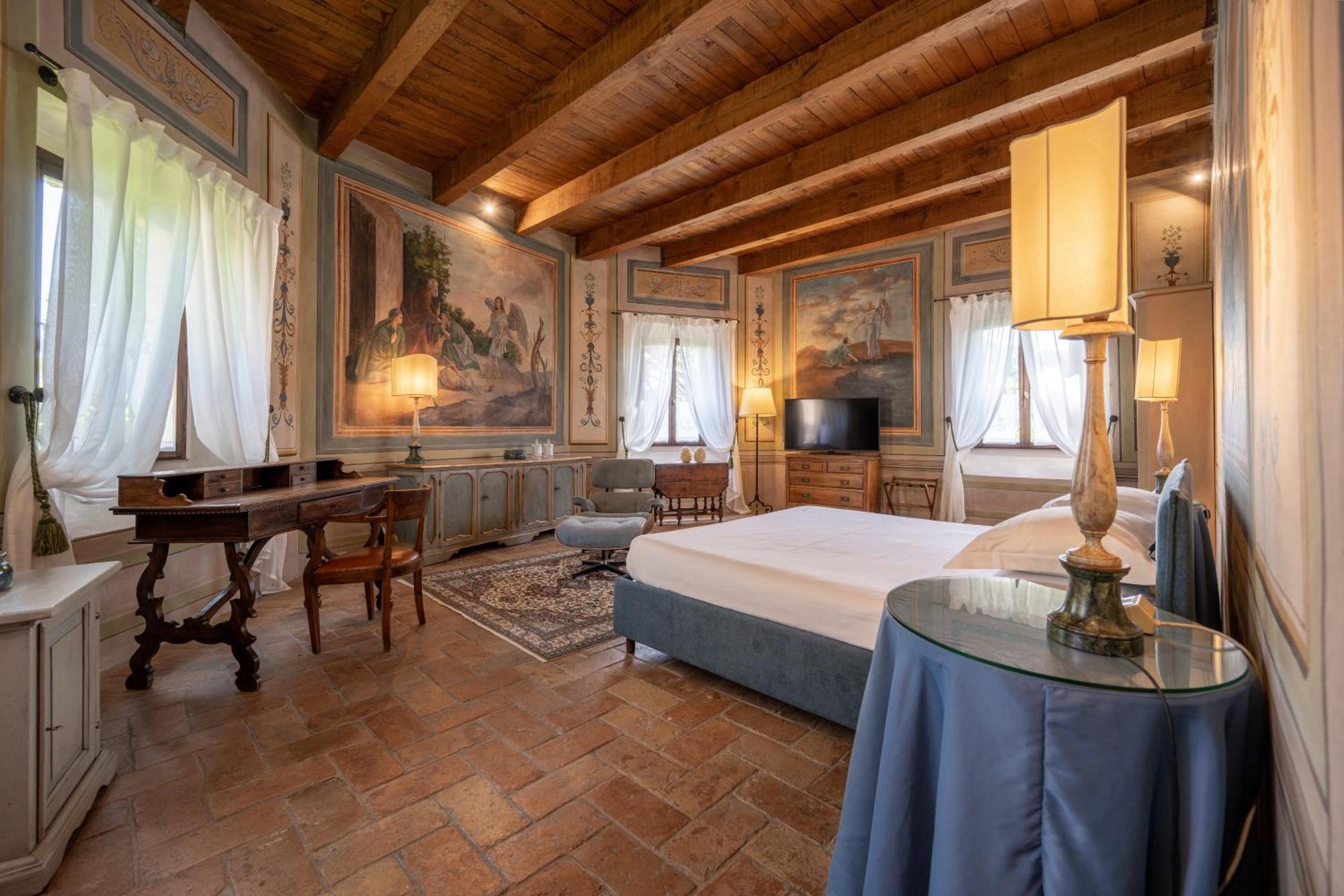 Palazzo Viviani Castello Di Montegridolfo Hotel Room photo